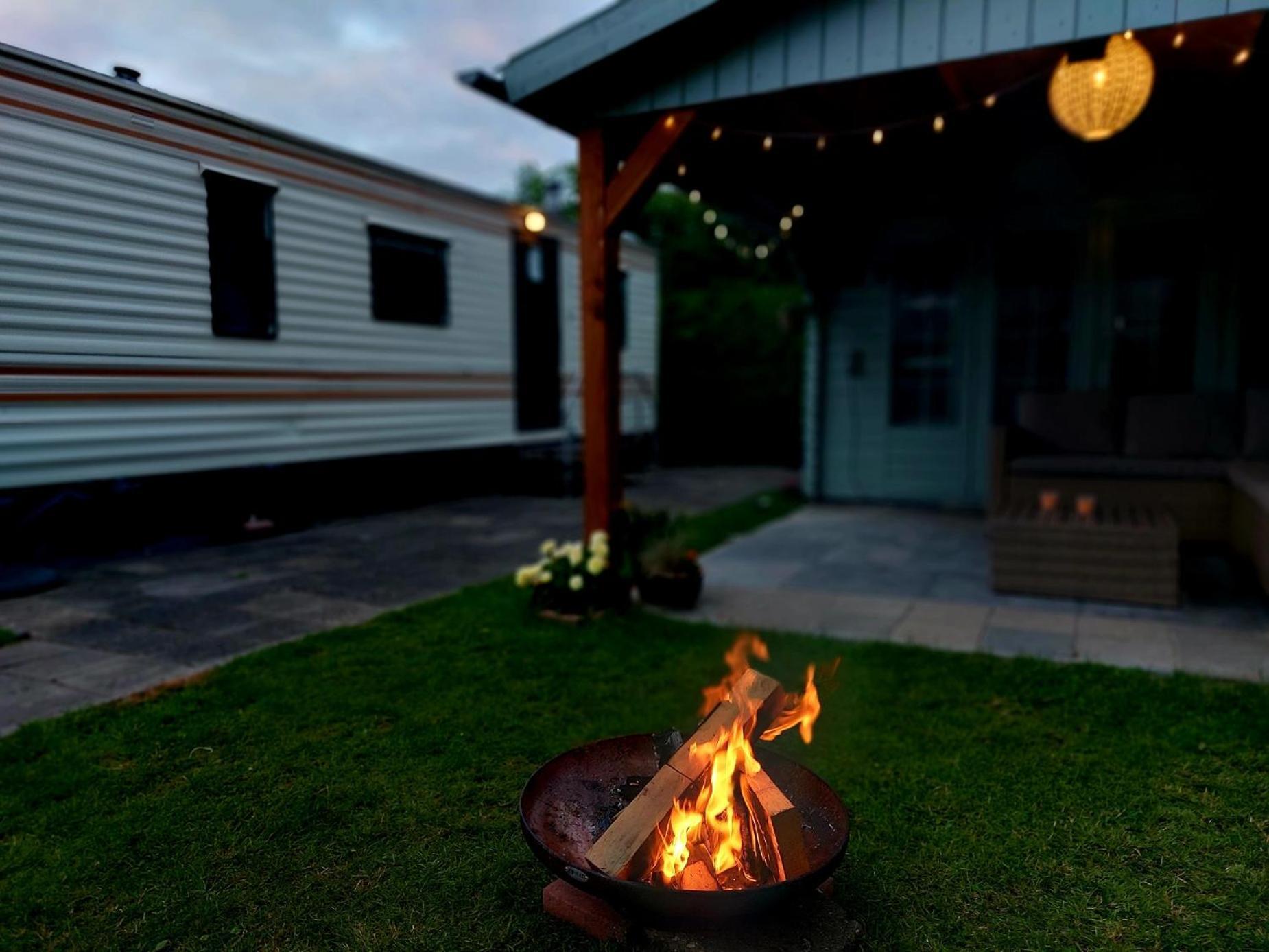 Westergeest Familychalet De Schaapskooi, 6-Persons, Big Private Garden, Dogs Aloud מראה חיצוני תמונה